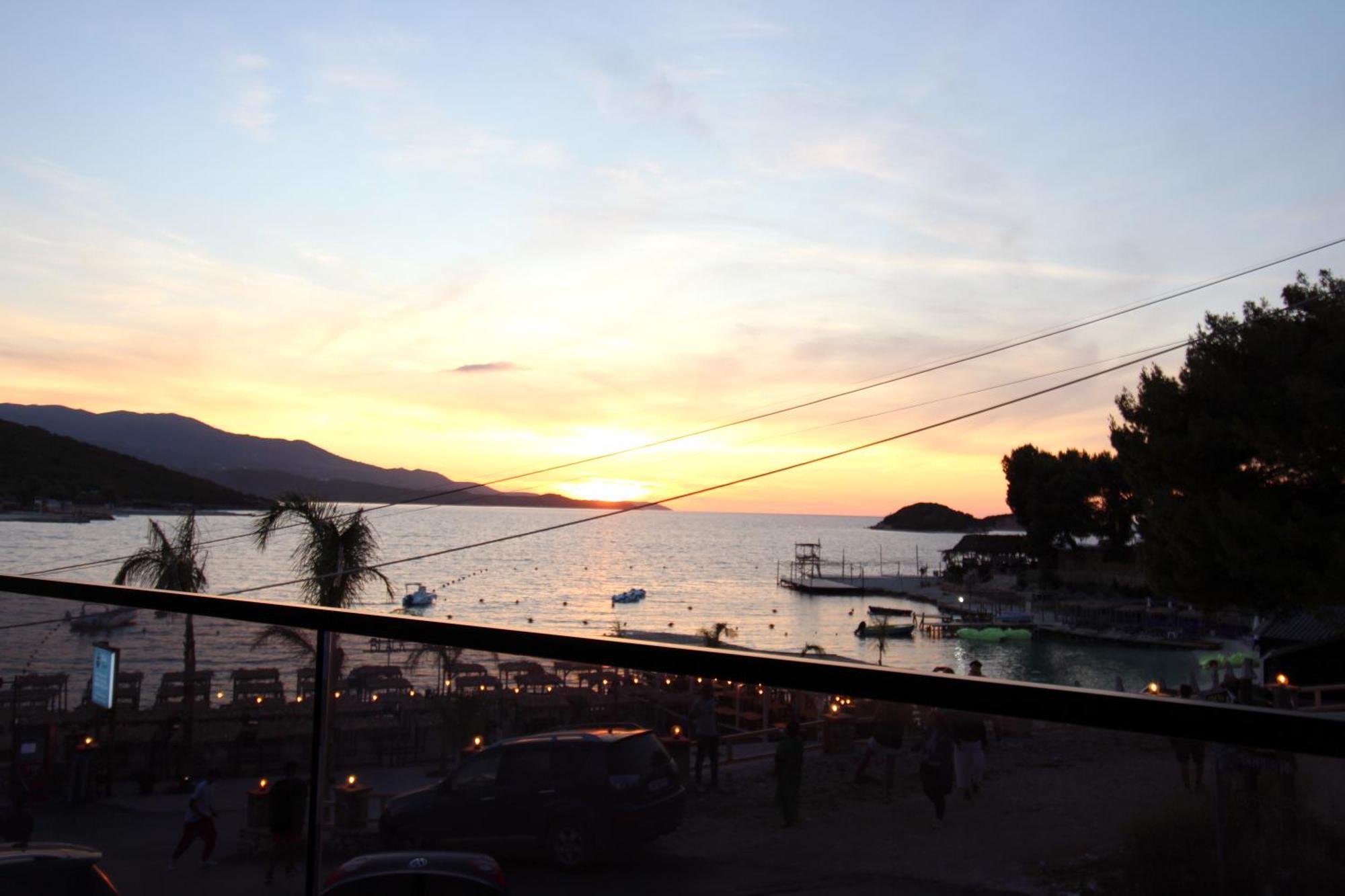 Melina'S Seaside Retreat Aparthotel Εξαμίλιο Εξωτερικό φωτογραφία