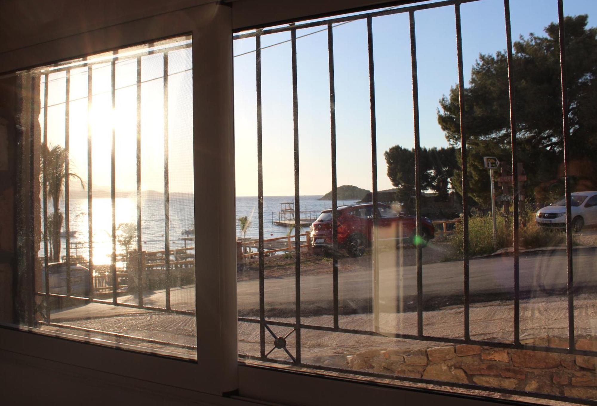 Melina'S Seaside Retreat Aparthotel Εξαμίλιο Εξωτερικό φωτογραφία