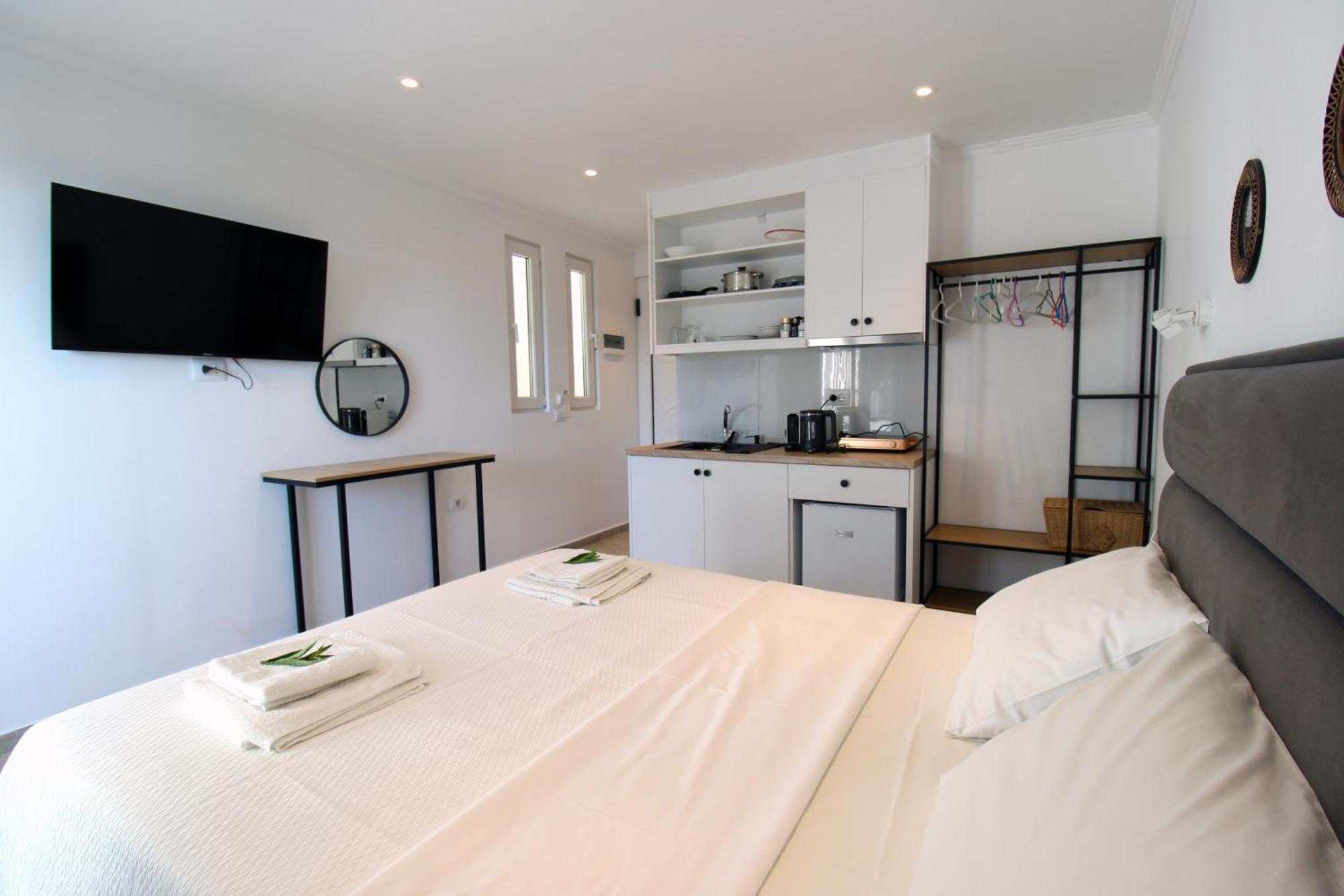 Melina'S Seaside Retreat Aparthotel Εξαμίλιο Εξωτερικό φωτογραφία